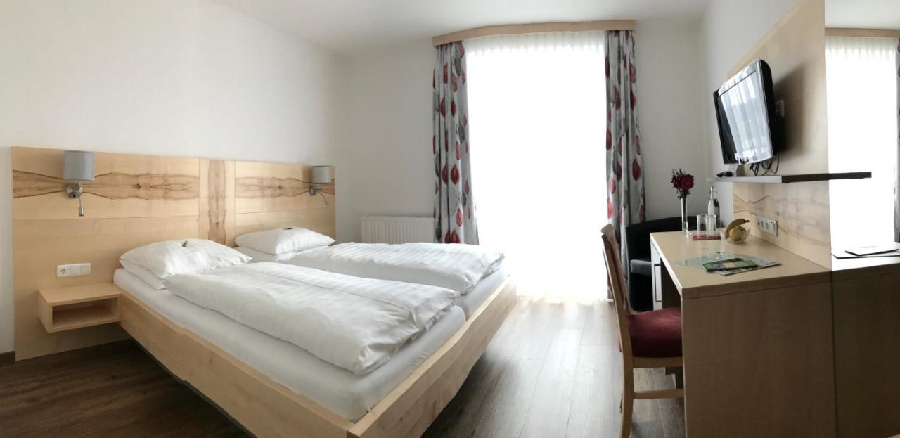 Florianihof Otel Miesenbach  Dış mekan fotoğraf