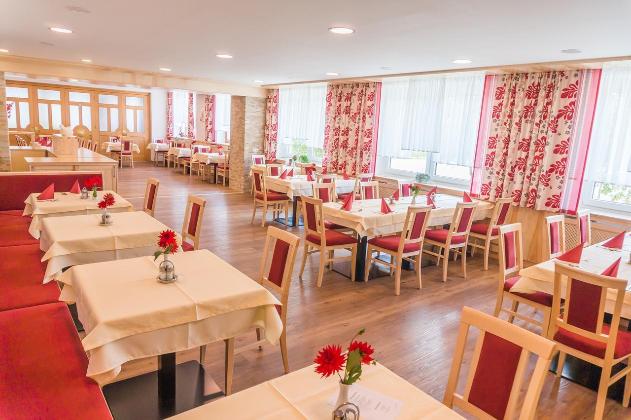 Florianihof Otel Miesenbach  Dış mekan fotoğraf